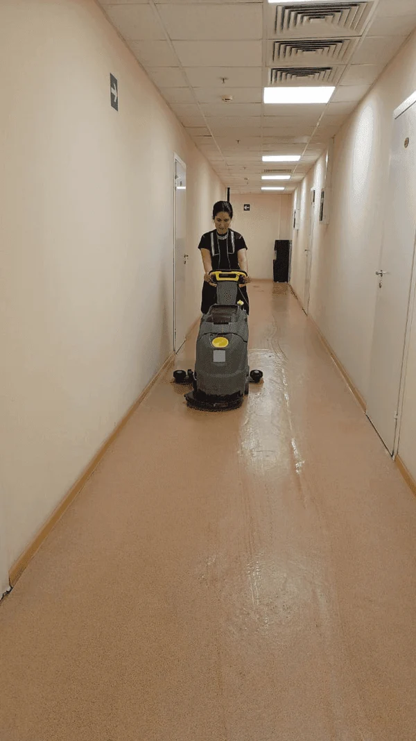 Ежедневная профессиональная уборка